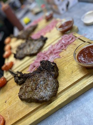 Sifarişlə hazır yeməklər: Gündəlik təzə məhsullar, isti servis və sürətli yığılma. Dönər və — 16