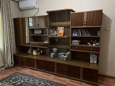 кухонные буфеты: Большая мебельная стенка с шкафом и витриной — 18 000 сом Большая — 1
