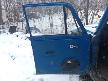 Yük maşınları: Məhsul: Köhnə tip kiçik yük pikapı (mavi rəng) 𝖙ə𝖈𝖎𝖑𝖎 𝖘𝖆𝖙ı𝖑ı𝖗 Təsvir — 7