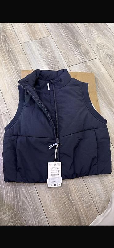 Zara jilet yenidir, ölçü 13-14 əyninə olur, ama 10 yaş və balacalara