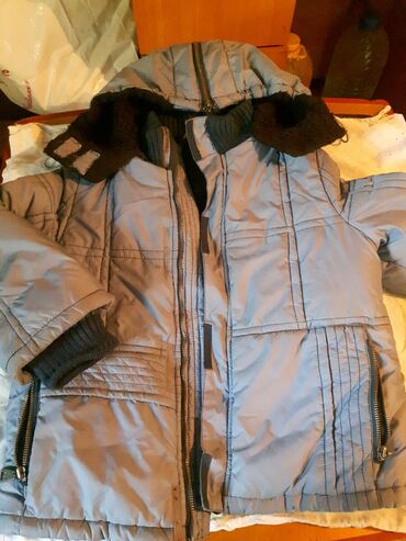 мото куртки: Куртка теплая Аляска на 5-6 лет б/у 400сом