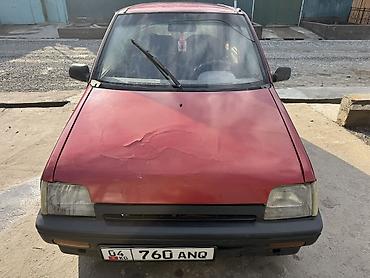 Другие автомобили: Компактный 5‑дверный хэтчбек красного цвета. Основные особенности: - — 3