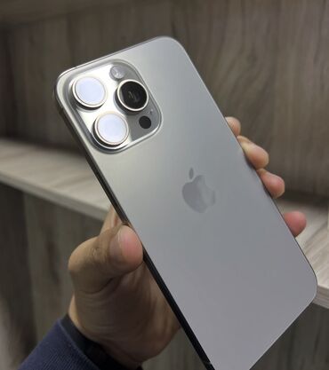 Apple iPhone: IPhone 15 Pro Max, Б/у, 256 ГБ, Серебристый, Кабель, Коробка, 85 %