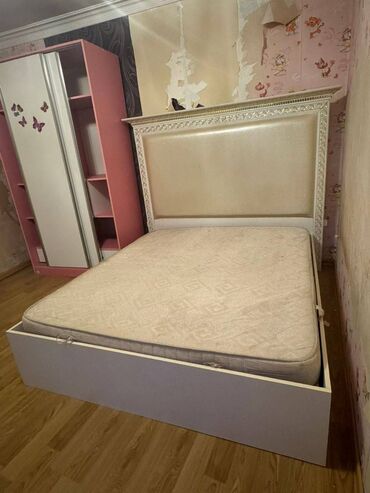 iki neferlik yataq: Двуспальная кровать, С подъемным механизмом