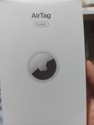 чехол xr: Комплект из четырех меток Apple AirTag. AirTag позволяет легко