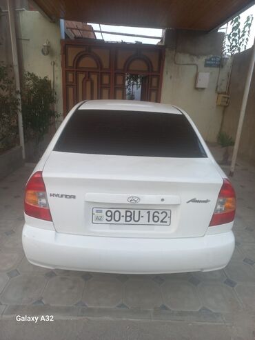 hyundai masinlari ve qiymetleri: Hyundai Accent: 1.6 l | 2001 il Sedan