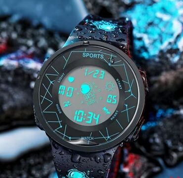 часы электроные: Спортивные часы, оригинальный дизайн, в черном цвете