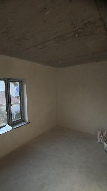 Продажа коттеджей и домов: 4 комнаты, 181 м², 270 соток, Бишкек, Городская больница №4 (ул. Айни) Собственник — 15