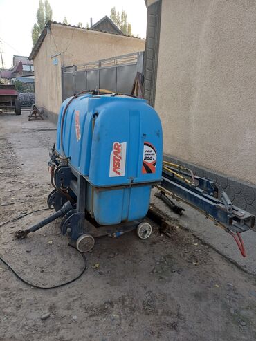дом на колесах купить бу: Навесной полевой опрыскиватель Instar Field Sprayer 800 - Объем бака