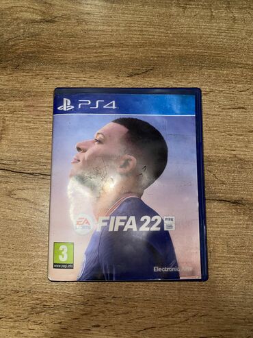 Игры для PlayStation: Продам два диска 
FIFA 22 на PlayStation 4