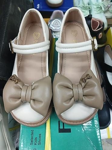 Другая женская обувь: Белые туфли Мэри Джейн для девочек с эффектным бантом спереди. Модель — 3