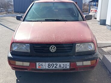 куплю машину volkswagen: Volkswagen Vento: 1993 г., 1.6 л, Механика, Бензин, Седан