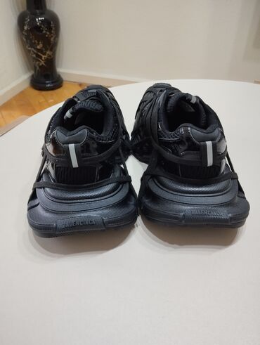 Krasofkalar və idman ayaqqabıları: Balenciaga Runner – qara rəngli idman ayaqqabısı (çift) - Rəng: tam — 8