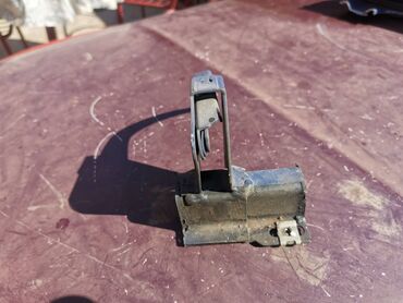 Auto delovi: Rucka za otvaranje haube Lada 2121,21213,21214 Niva,7 Riva. Polovno — 6