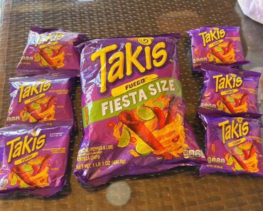 Digər qida məhsulları: Takis Fuego çips paketi. Hər paketdə acı bibər və laym dadı var