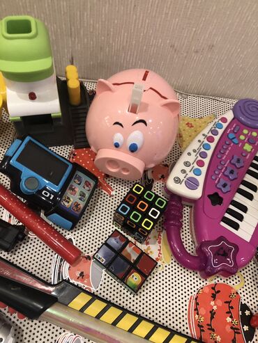 Oyuncaqlar: Hamisi bir yerde-8 m.tecili satilir,oyuncaqlar ishlemirler — 4