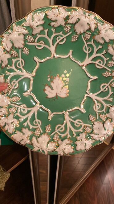 qab qaşiq: Dekorativ qab – farfor/porcelan, yaşıl fonlu 754 azn - Dizayn