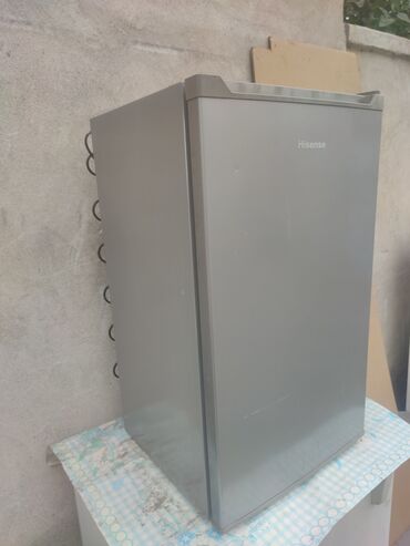 бу маленький холодильник: Муздаткыч Hisense, Колдонулган, Бир камералуу, De frost (тамчы), 55 * 100 * 50