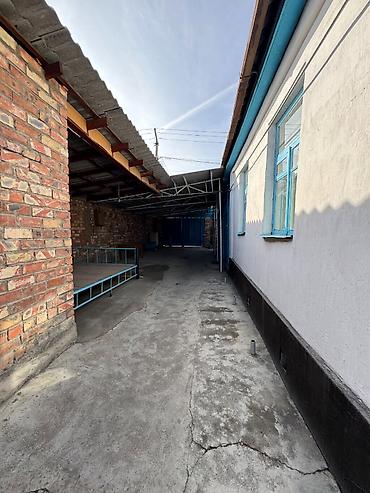 Продажа коттеджей и домов: Продаю дом 📍в р-не Аламединского рынка (пр-т Жибек — 3