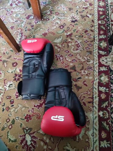 перчатки для бокса: Мощные боксерские перчатки🫣 14оз в идеальном состоянии 😈 на