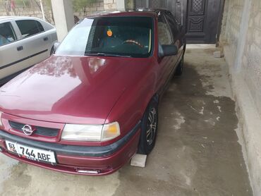 Opel: Opel Vectra: 1993 г., 1.8 л, Механика, Бензин, Седан