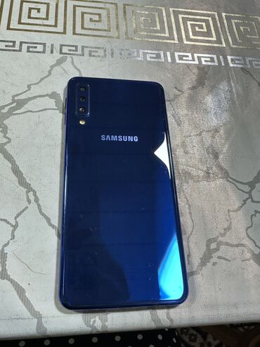 телефон сотка: Samsung A7, Колдонулган, 64 ГБ, түсү - Көк, 2 SIM