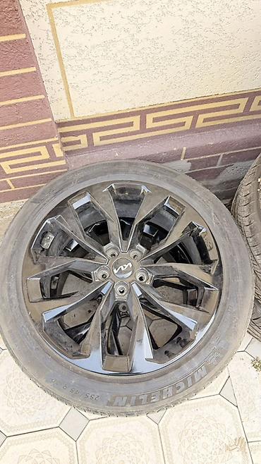 кона электро: Комплект колес Kia: оригинальные легкосплавные диски с шинами Michelin — 4