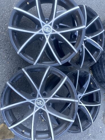 диски на таврию: R18 Toyota orijinallı mərkəz qapaqları olan 4 ədəd yüngül lehimli disk