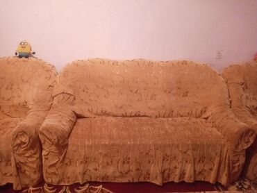 Mebel: Divan, İşlənmiş, Açılan, Bazalı, Vеlur parça, Çatdırılma yoxdur