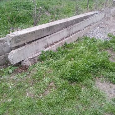 стойка пасинка бетонный: Ж/б стойки, длина 4 метра, 10 шт. Можно использовать при заливке