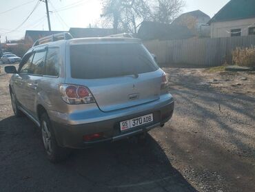 Mitsubishi: Mitsubishi Outlander: 2003 г., 2 л, Механика, Газ, Минивэн