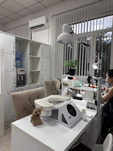 Салоны красоты: СРОЧНО ‼️ продаю студию красоты в центре Бишкека НЕ ПОМЕЩЕНИЕ а — 3