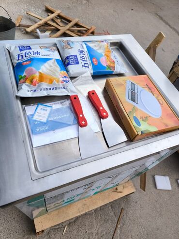 оборудование для мороженое: Фризер для жареного мороженого с педалей. В комплекте электронные