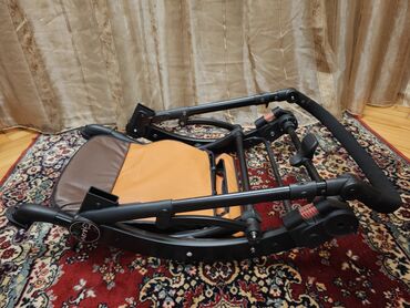 Araba-beşiklər: Çıxarıla bilən beşikli araba, İşlənmiş, Cins: Oğlan, Yaş: 24-30 ay, Ünvandan götürmə -da lalafo.az — 11 Araba-beşiklər: Çıxarıla bilən beşikli araba, İşlənmiş, Cins: Oğlan, Yaş: 24-30 ay, Ünvandan götürmə — 11