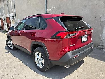 состояние отличное: Toyota RAV4: 2020 г., 2.5 л, Автомат, Бензин, Кроссовер — 1
