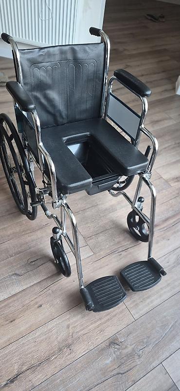 Инвалидные коляски: Tualet qablı əlil arabası 3 aydir verilib, Yenidir.Qeti istifade — 3