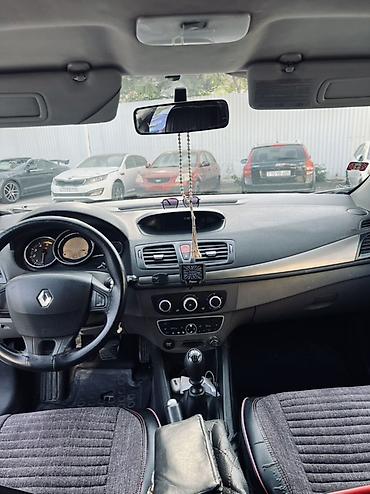 Renault: Renault Megane Estate (universaI) – gümüşü rəng Texniki və daxili — 1