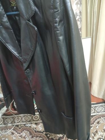 женский кожаный черный плащ: Пальто, Классика, Карманы накладные, 5XL — 6