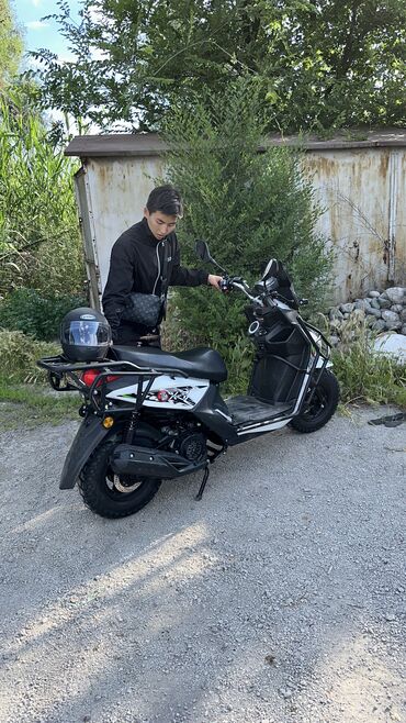 мотоцикл мапет: Макси скутер 150 куб. см, Бензин, Новый