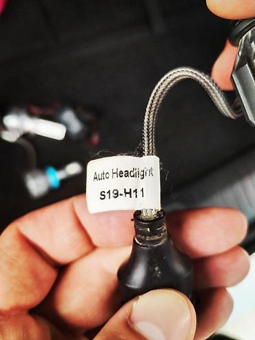 ford transit bufer: 3ü də maşının üstündən çıxıb təzə kimdirlər maşını satdım deyə — 3