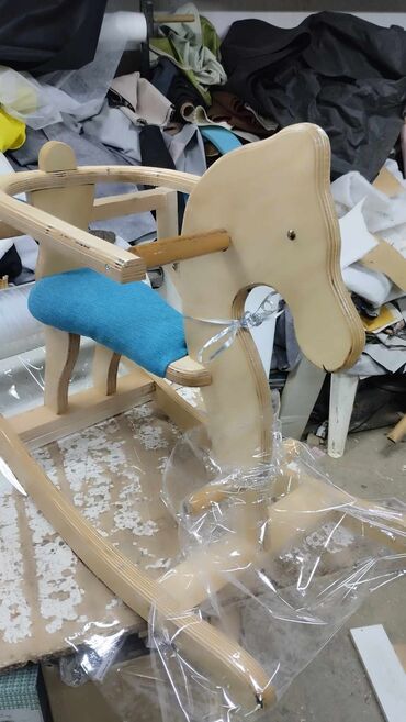 stolica na ljuljanje: Izrada drvenih konjica za manju decu za ljuljanje