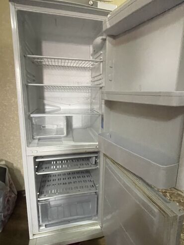 Холодильники: Холодильник Indesit, Б/у, Однокамерный, 200 *