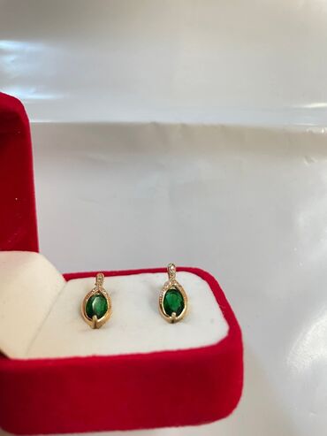 Minđuše: 800 din par — 23