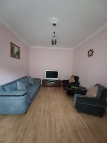 Uzunmüddətli kirayə mənzillər: 1 mərtəbəli 2 mərtəbəli evdə 2 otaqlı ayrı mənzil kirayə verilir — 2