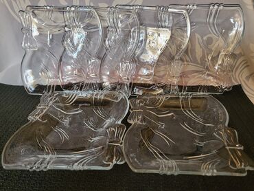 Kuhinjski setovi: Tacne,vintaz,nove za poslastice. Staklene tacne. Komada 6 u ceni — 5