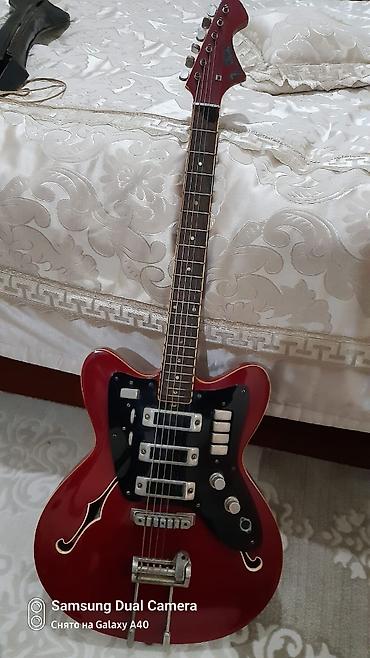 midi klaviş: Məhsul: Elektrik yarım-hollow gitara Xüsusiyyətlər: - Korpus — 1