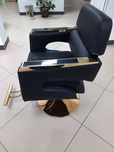 кресло реклайнер для наращивания ресниц: Парикмахерское кресло с гидравлическим подъемником - Премиальный