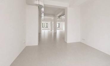 Продажа помещений свободного назначения: 📍 Бишкек, ЖК Royal • Площадь — 179 м² • Этаж — 2/14 • Отдельный вход с — 6