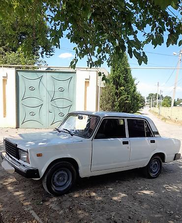 lada vaz 2107: Salam kreditlede satilir 1100ilkin 10ay 300manat. Mator most yaxsi — 4