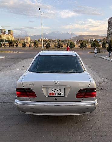 v class: Mercedes-Benz E-Class: 2001 г., 3.2 л, Автомат, Бензин, Седан — 4